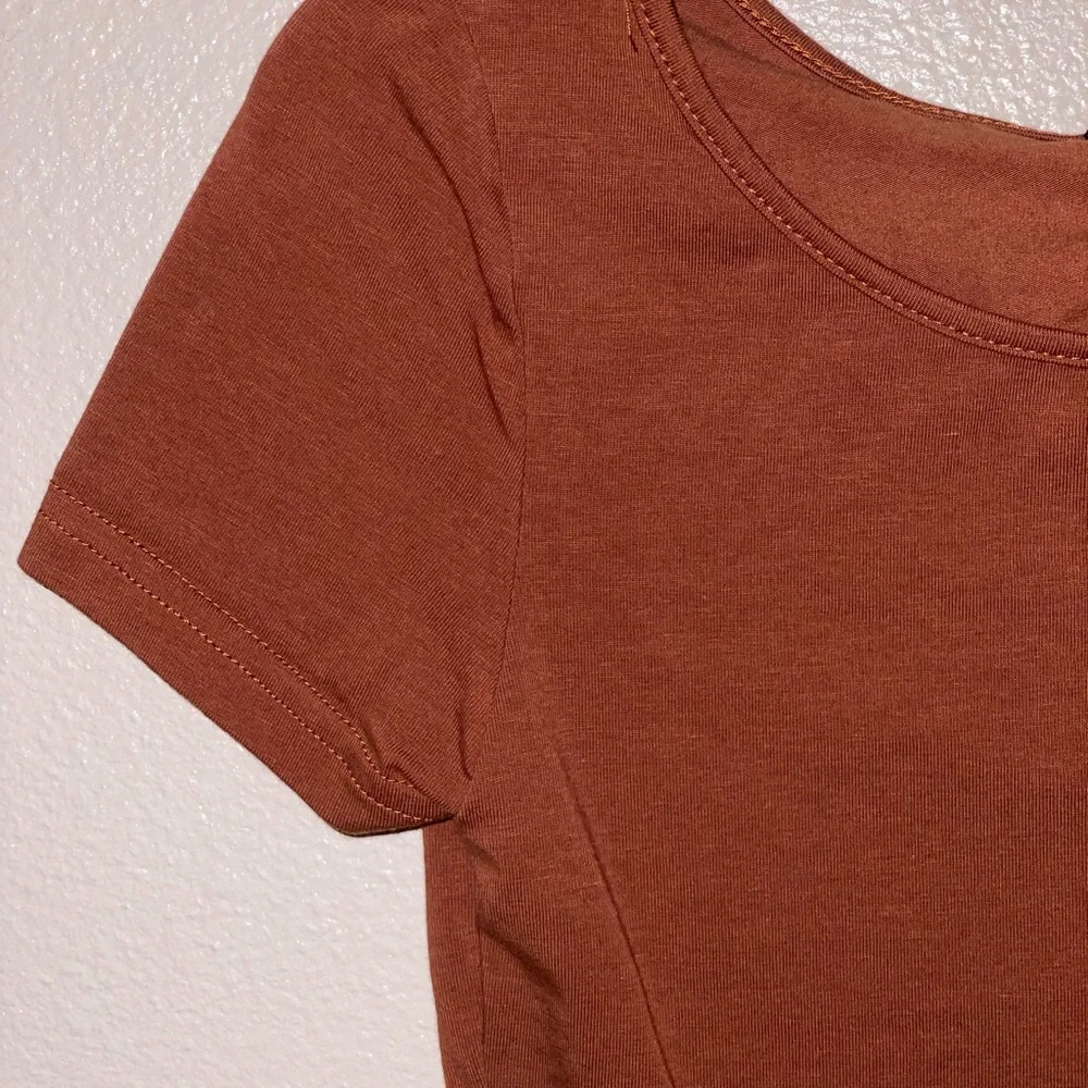 basic crop top 🤎 - Picture 3 of 3